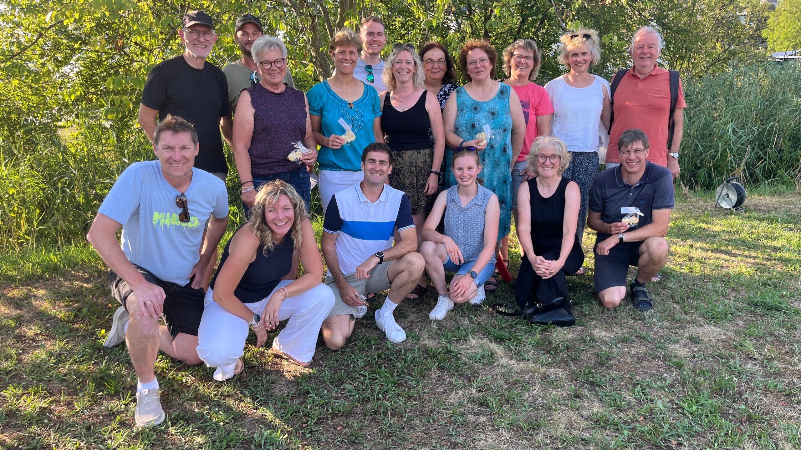 Gruppenfoto des Stadtradeln-Teams 2026 auf einer Wiese